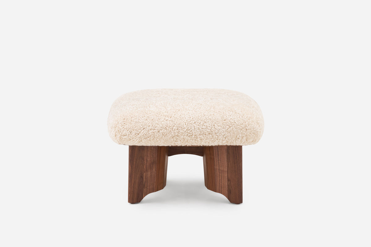 TWENTY-FIVE OTTOMAN – De La Espada TWENTY-FIVE OTTOMAN – De La Espada