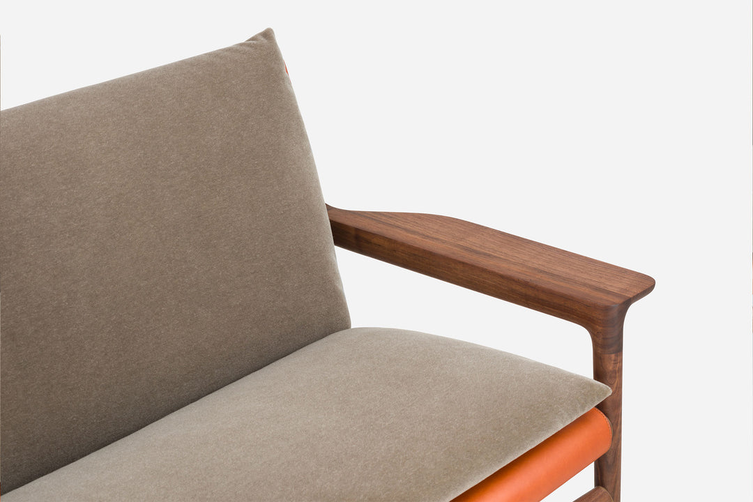 DANISH OILED WALNUT & DARK TAN LEATHER & BYRAM 361 (MODEL: MZ)