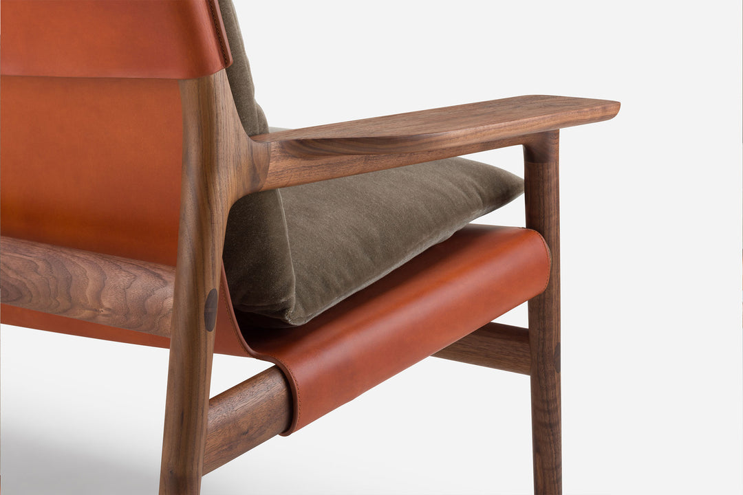 DANISH OILED WALNUT & DARK TAN LEATHER & BYRAM 361 (MODEL: MZ)