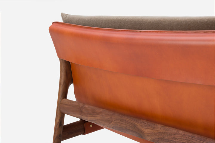 DANISH OILED WALNUT & DARK TAN LEATHER & BYRAM 361 (MODEL: MZ)