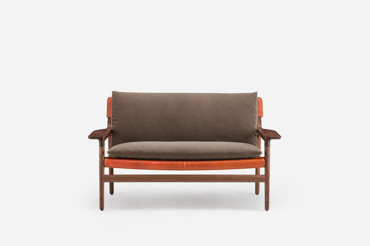 DANISH OILED WALNUT & DARK TAN LEATHER & BYRAM 361 (MODEL: MZ)