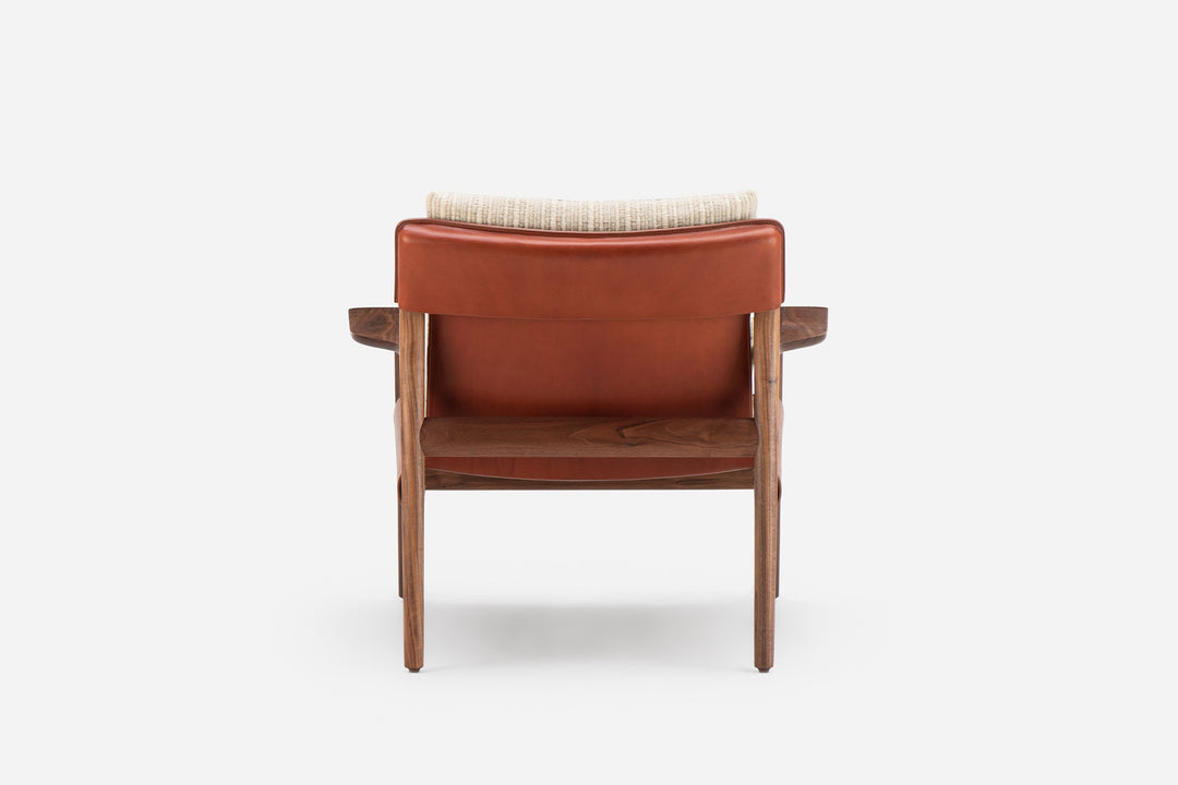 DANISH OILED WALNUT & DARK TAN LEATHER & MANTA LIDO MESCLA / CRU (MODEL: SZG)