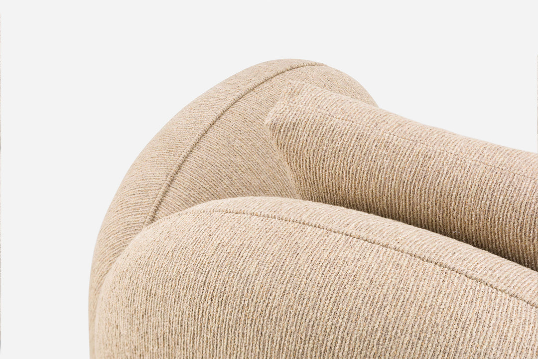 DANISH OILED WALNUT & NALIA 270