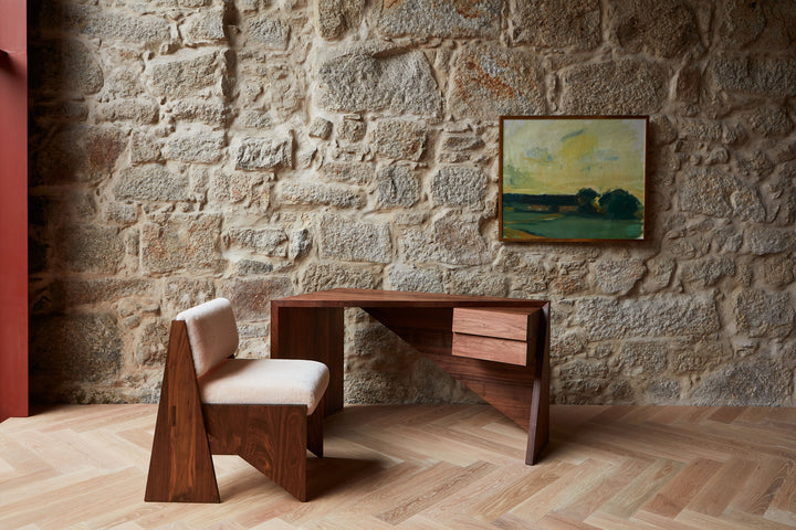 DANISH OILED WALNUT (+ ALTAIR CHAIR)