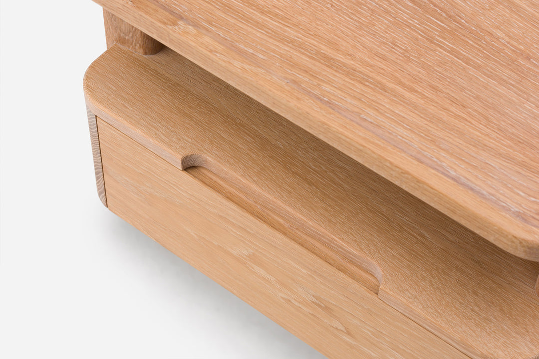 WHITE OILED OAK & JUNCO