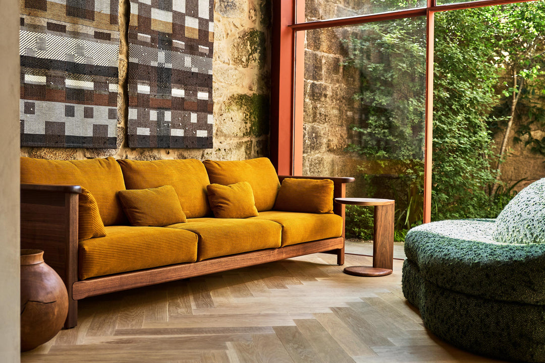 DANISH OILED WALNUT & PHLOX 0443