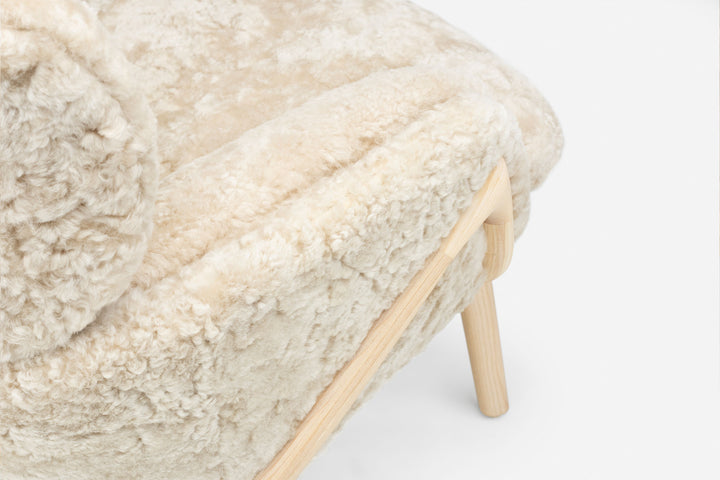 WHITE OILED ASH & MOHAWI CURLY SHEEPSKIN