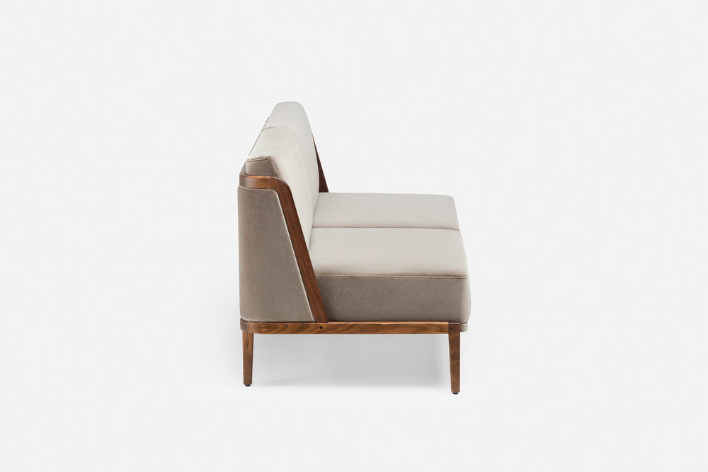 DANISH OILED WALNUT & HARALD 3 242