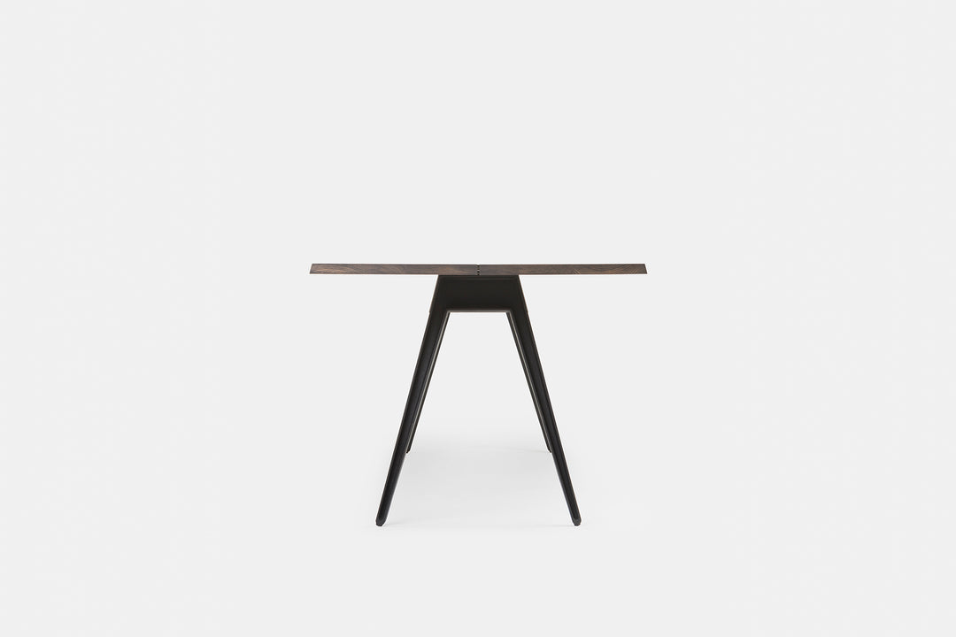 WELLES TABLE – De La Espada