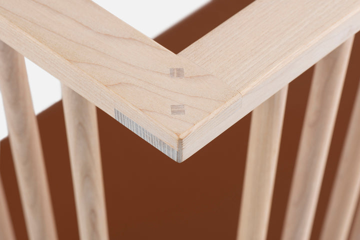 WHITE OILED ASH  (+ OPTIONAL SEAT PAD IN BROWN NATURAL GRAIN LEATHER)