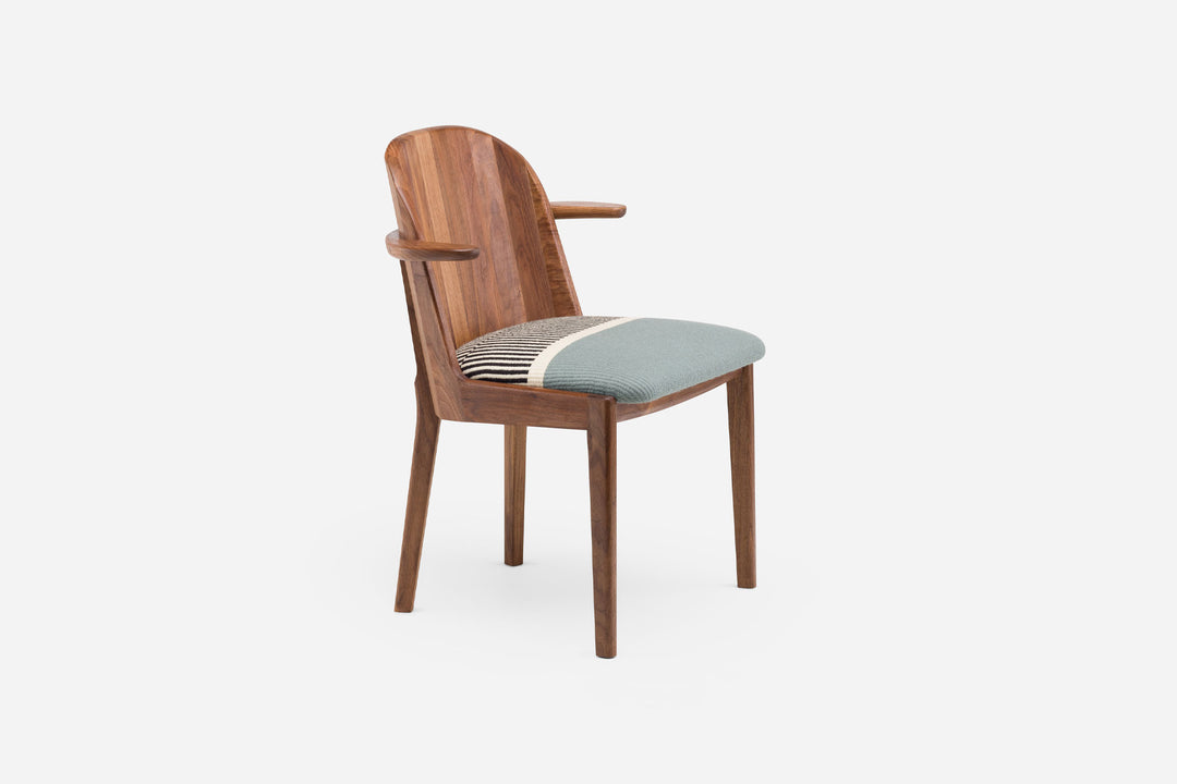 DANISH OILED WALNUT & MANTA GIL