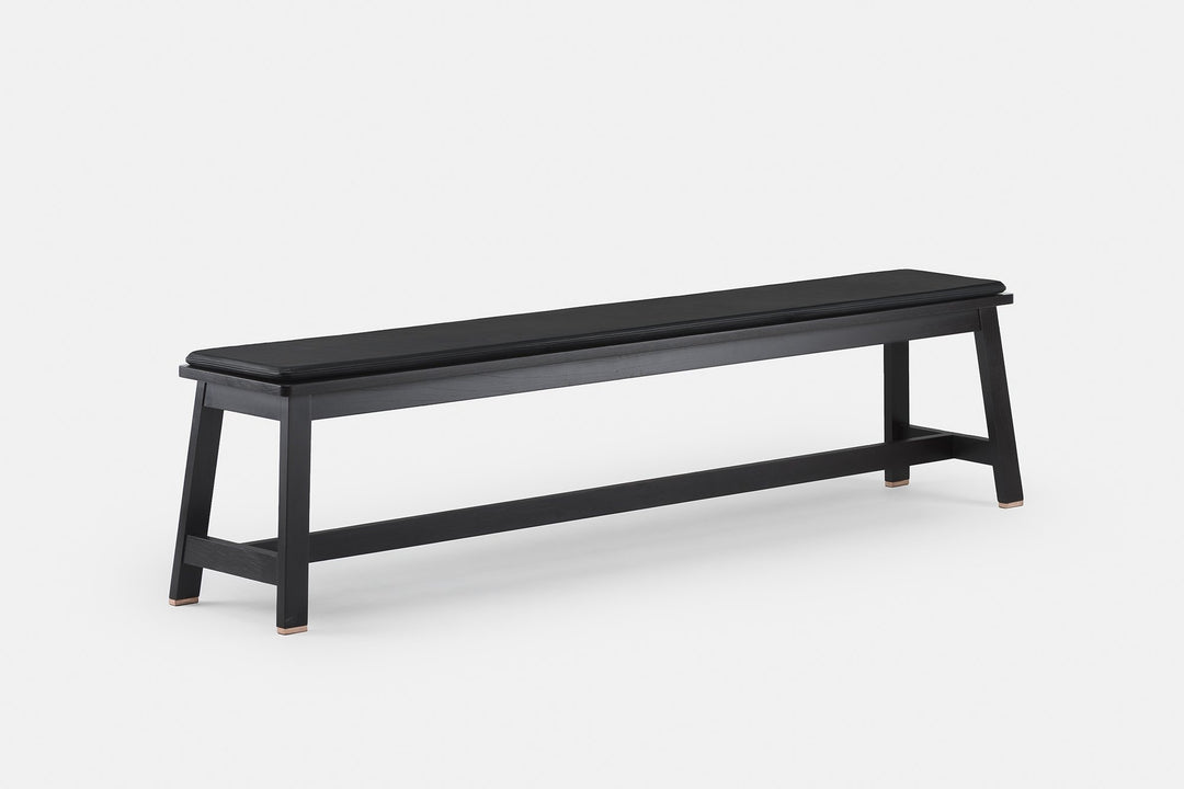 BLACK PAINTED ASH (MODEL: 443 + OPTIONAL SEAT PAD IN BLACK NATURAL GRAIN LEATHER)