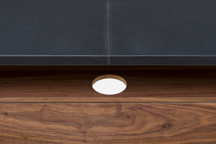 DANISH OILED WALNUT & BLACK NATURAL GRAIN LEATHER