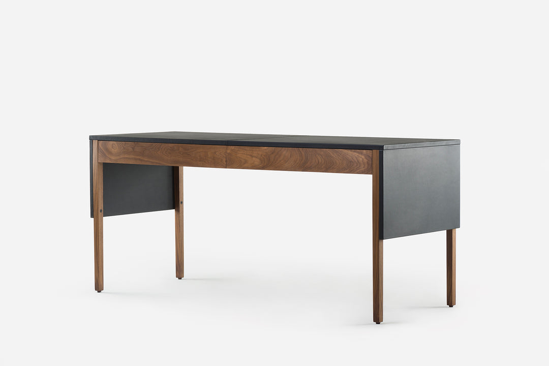 DANISH OILED WALNUT & BLACK NATURAL GRAIN LEATHER