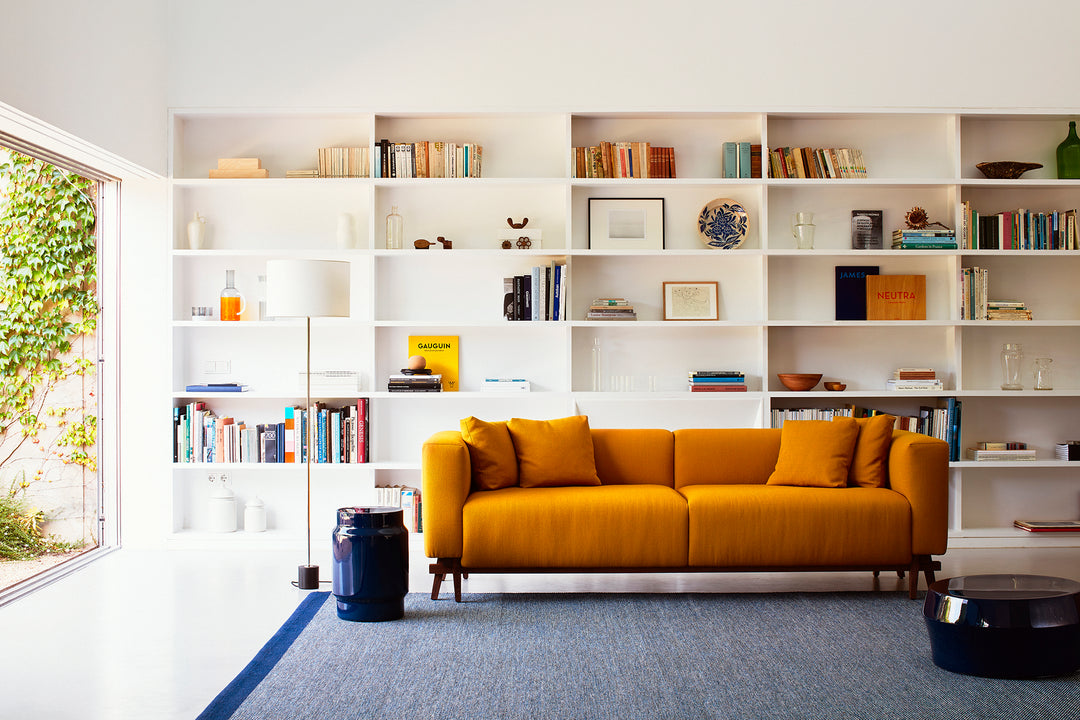 BLACK GLOSS FIBREGLASS (+ SOFA EIGHT, LIANOU STOOL)