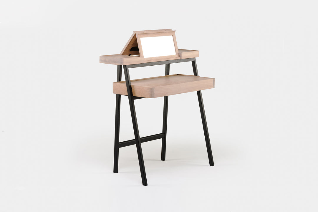 WHITE OILED OAK & BLACK STAINED ASH