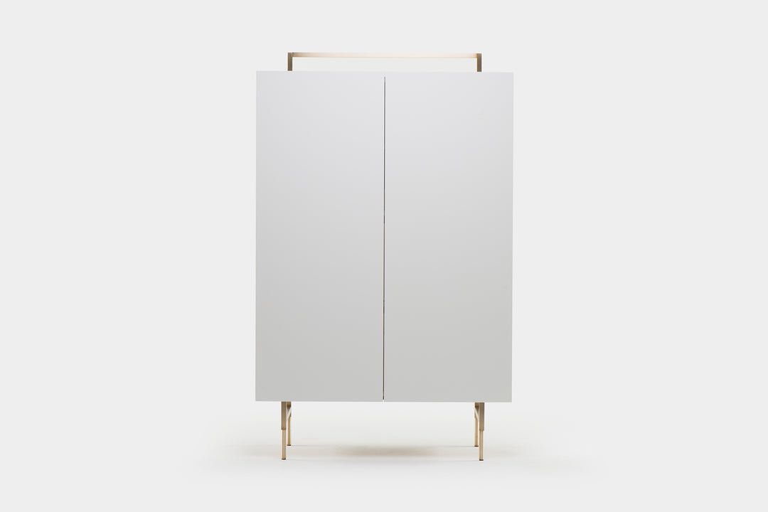 WHITE OILED OAK & WHITE GLOSS HDF & BRUSHED BRASS